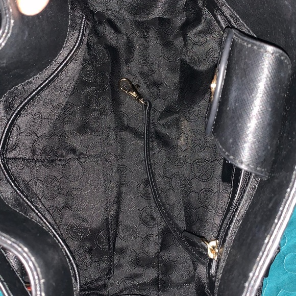 Michael Kors -Black Saffiano Leather Purse with crossbody strap - Picture 15 of 16